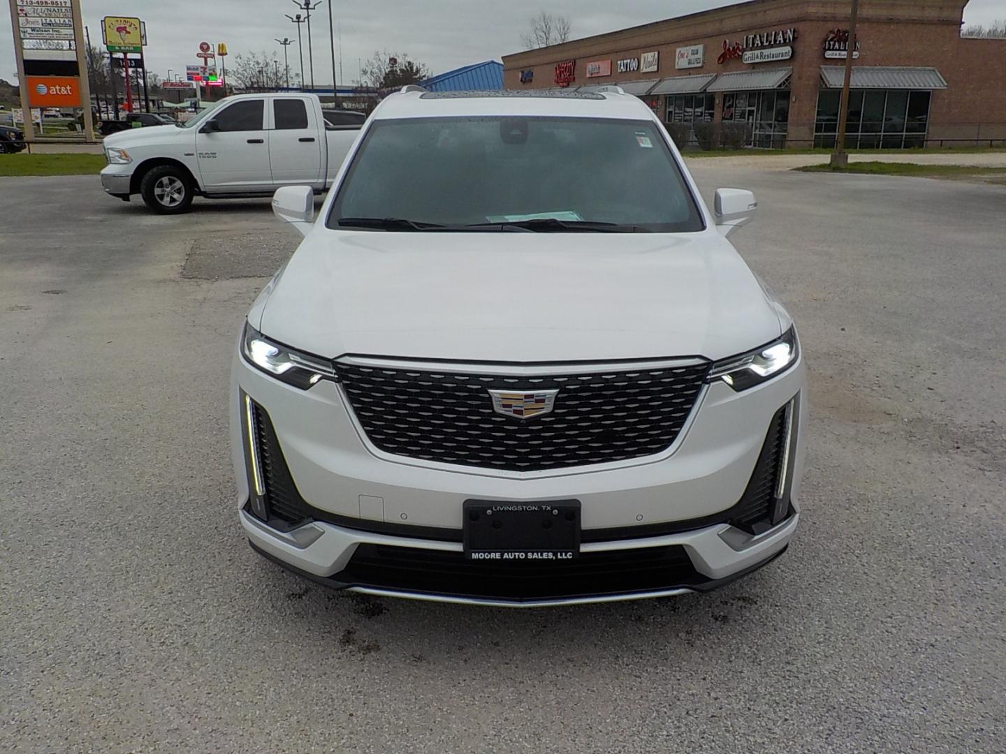 2020 White /Black Cadillac XT6 (1GYKPCRS2LZ) , located at 1617 W Church Street, Livingston, TX, 77351, (936) 327-3600, 30.710995, -94.951157 - ONE OWNER!! LOW LOW MILES!! WOW! Come cruise in the Cadi! This thing is sporty! - Photo#2